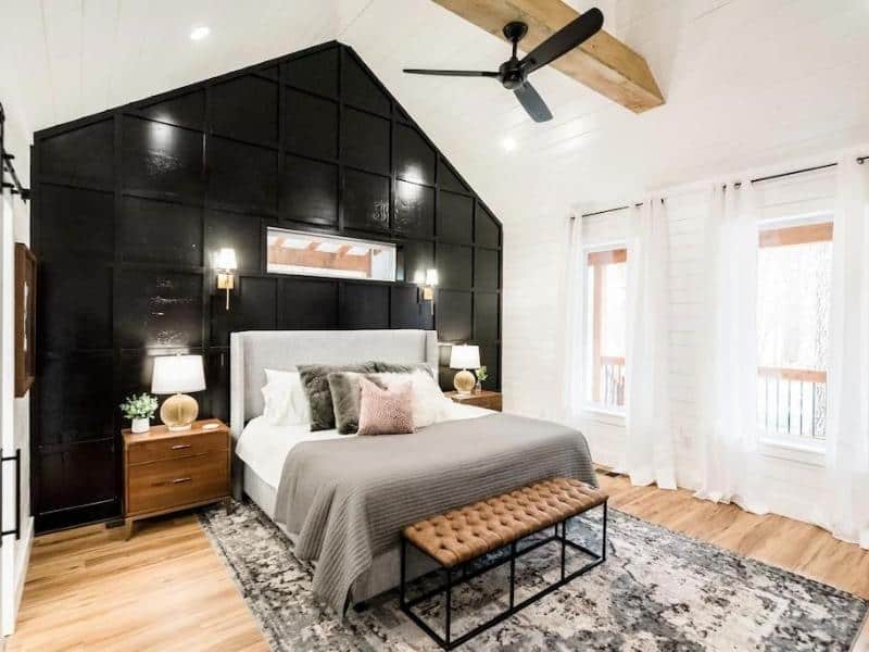 Luxury Cabins in Broken Bow - The Roasted Marshmallow bedroom