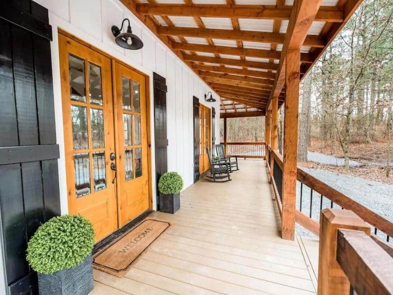 Luxury Cabins in Broken Bow - The Roasted Marshmallow front porch