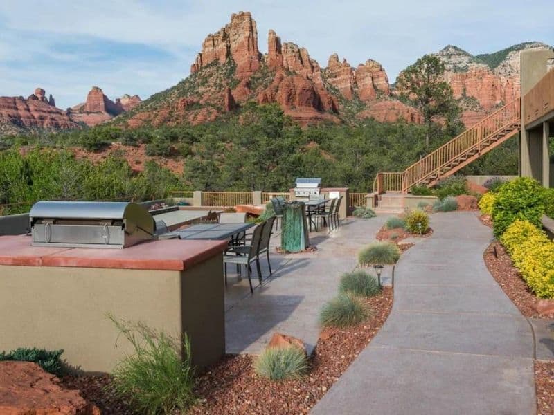 Outdoor BBQ at dining area at Tuscan Suite 3 at Vista Ridge in Sedona