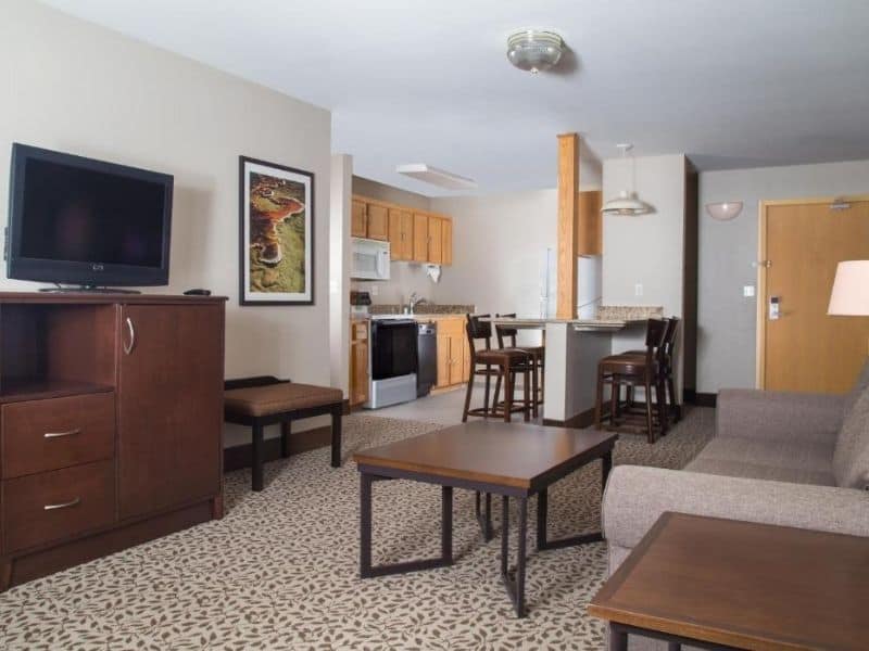 Suite at Gray Wolf Inn & Suites n West Yellowstone with small kitchen and dining area