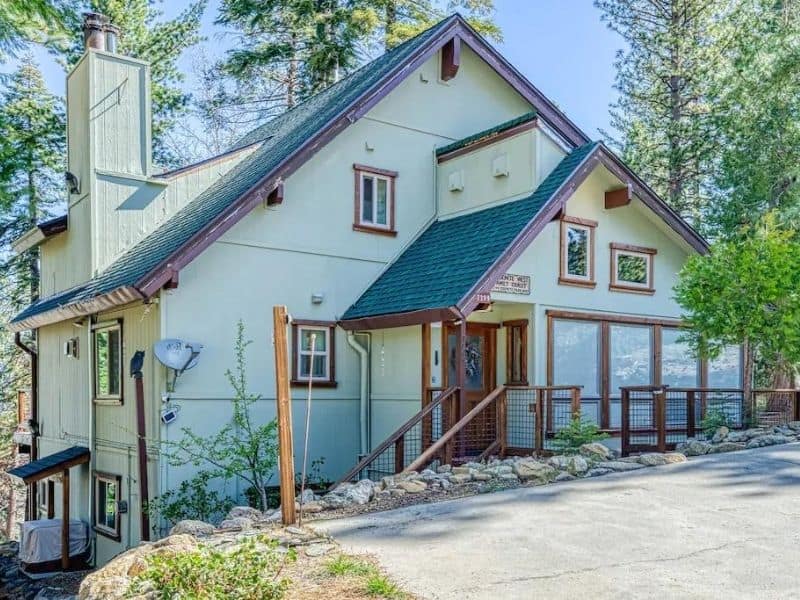 Yosemite Cabins for Rent - Yosemite View Retreat Cabin Exterior