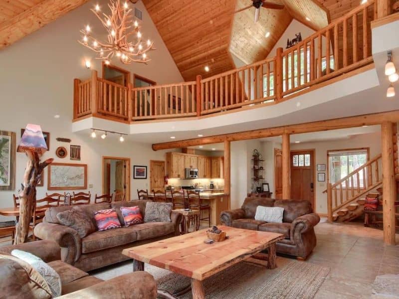 Living area at Rivercrest Lodge - a cabin rental near Yosemite