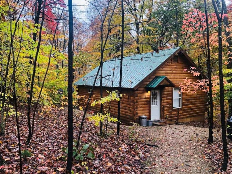Log cabin rental near Hocking Hills State Park, OH