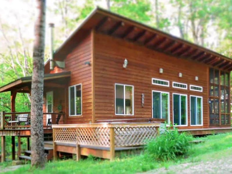 Hocking Hills Cabins for 2 - wood cabin rental near a pond